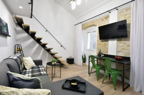Queen 4 Apartment in the Heart of the Corfu Historical Old Town Center